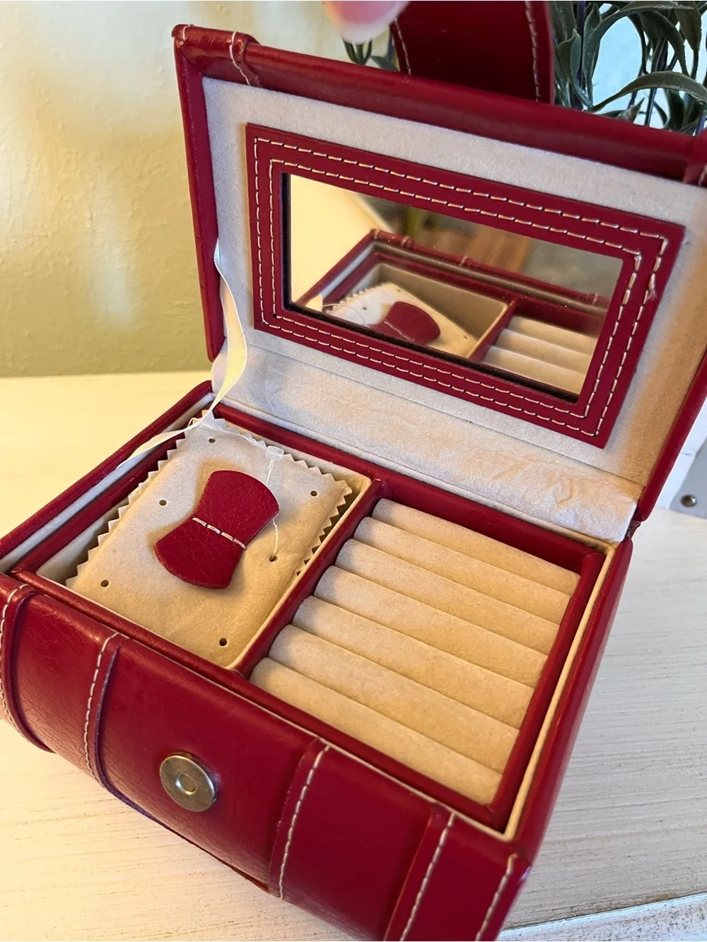 Tuscan Designs Jewelry Box Red Leather Purse Style NWT